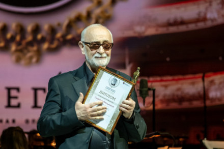 Главный дирижёр театра «Зазеркалье» ПАВЕЛ БУБЕЛЬНИКОВ – лауреат Национальной оперной премии «Онегин» 2020 года