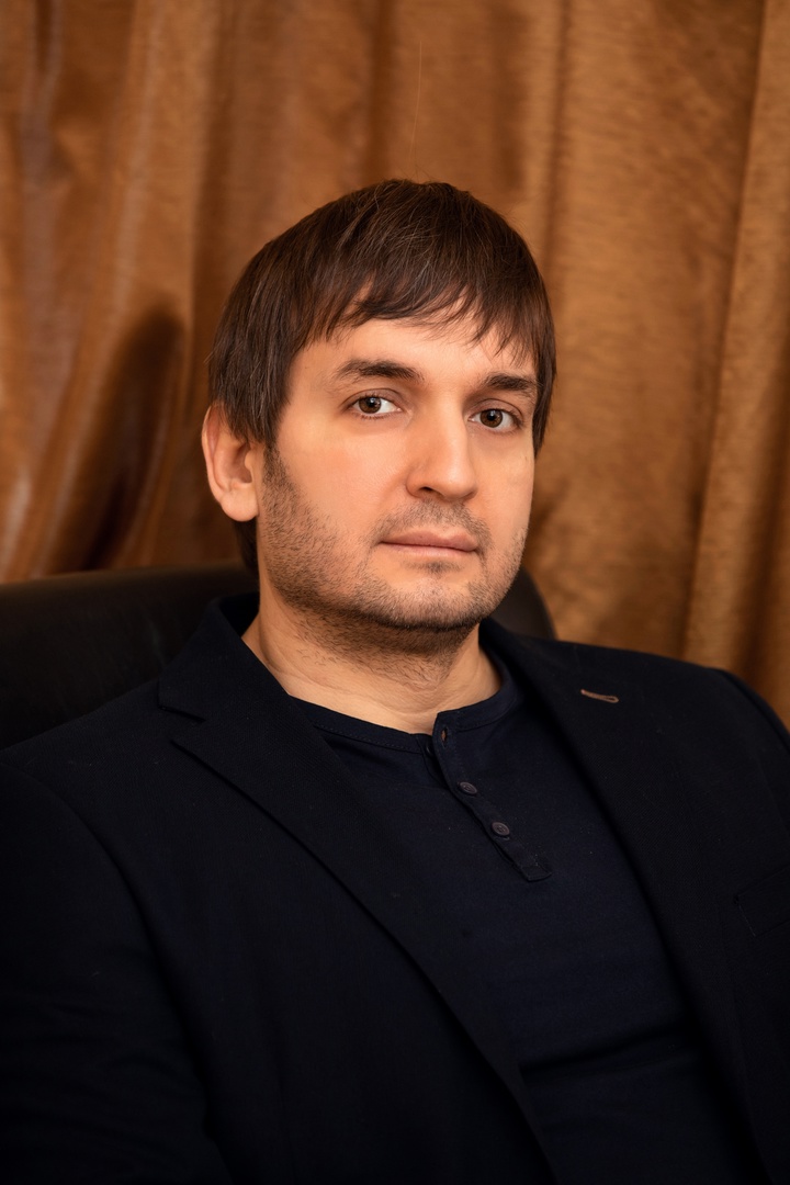 Амир Мустакимов
