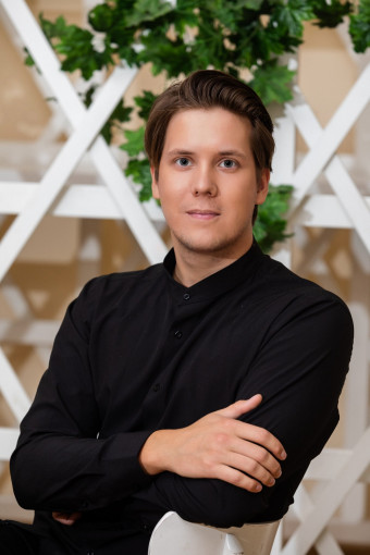 Максим Левин